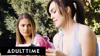 ADULT TIME - Fősulis Freya Parker beleszeret félénk lezbi tanítójába, Gizelle Blancóba