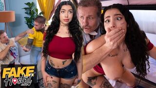 Piszkos jóga tanár belelő a barátnőjébe a szomszéd szobában