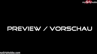 Szöszi tinédzser fiatalasszony sztrapkóban pattan a faszra kint a castingon