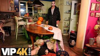 Cseh korosodó cosplay csábítás non-pg buli hangulatban