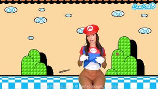 Sisi Rose gigászi popsikás cosplayje super mario makerben pina squirt órással