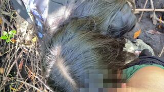 Kockázatos nyilvános pásztoróra és beleélvezés az út szélén