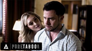 Szeximádó Szöszi Csábít El Törékeny Tanácsadót Sötét Múlttal a Pure Taboo Legújabb Videójában