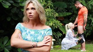 Hihetetlen Sexfilm a Pervz Csatornán: Nevelő Apa és Lánya Forró Hármasa Bazinagy Fasszal